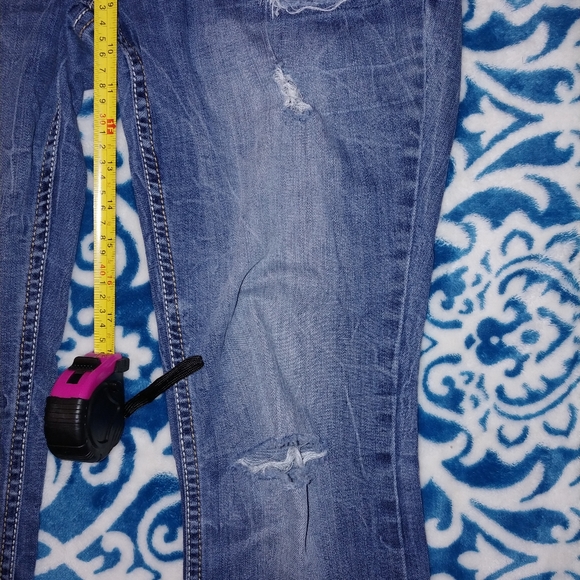 Amethyst jeans. Size 7-8 Blue, distressed 2 button fly with zipper. - Picture 7 of 9